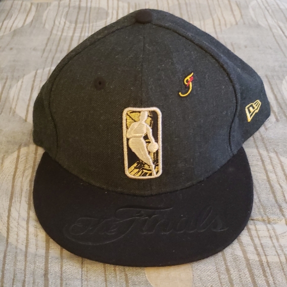 Hat - Picture 1 of 2